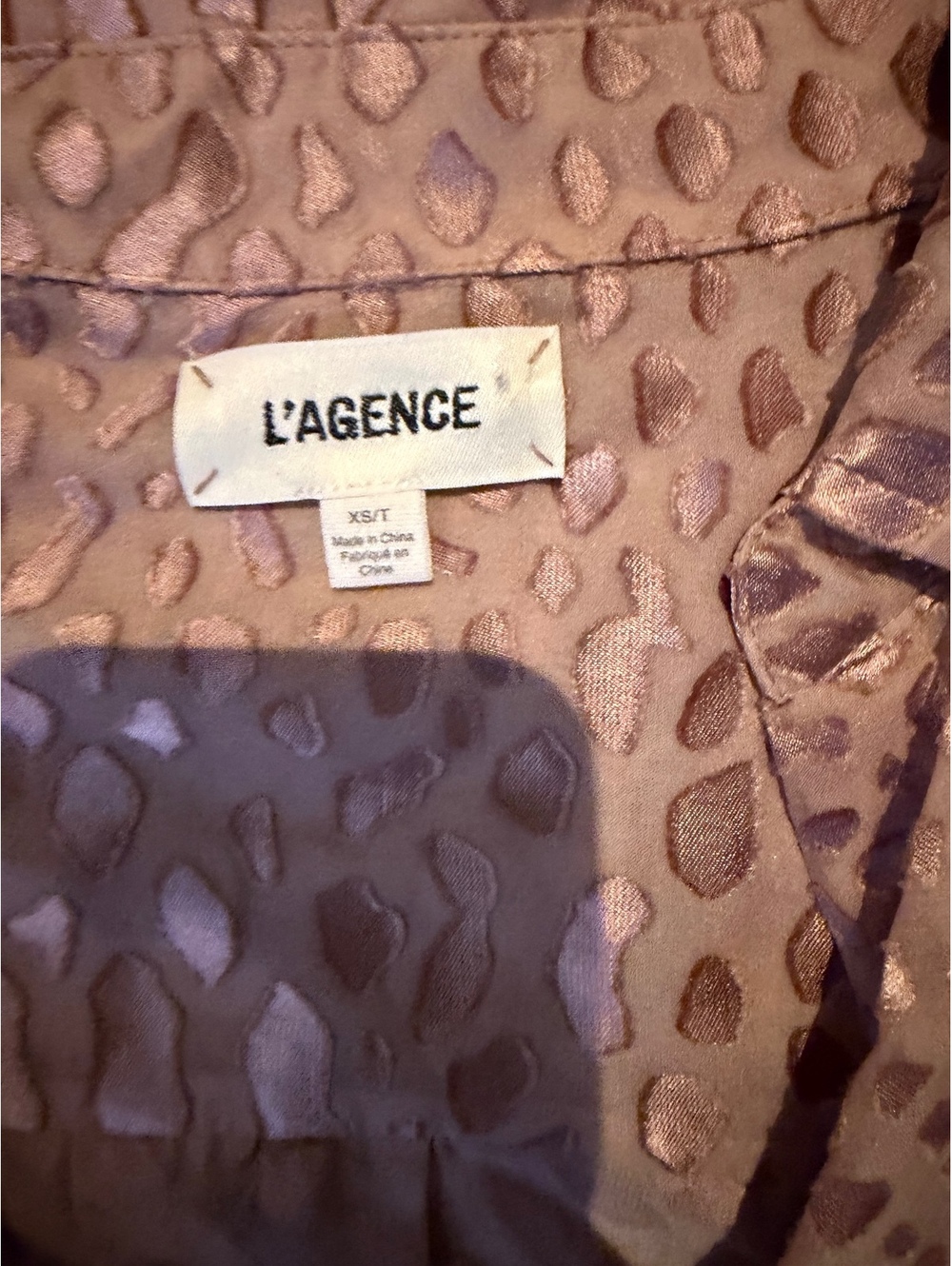 NWOT L’Agence Silk Blend Cheetah Leopard Button Down Beige Mauve XS - Picture 2 of 5